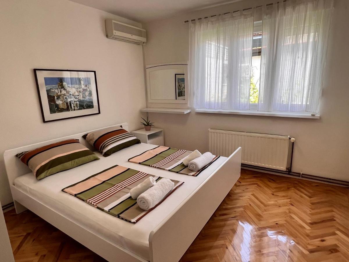 Guest House Kiwi Mostar Exteriör bild