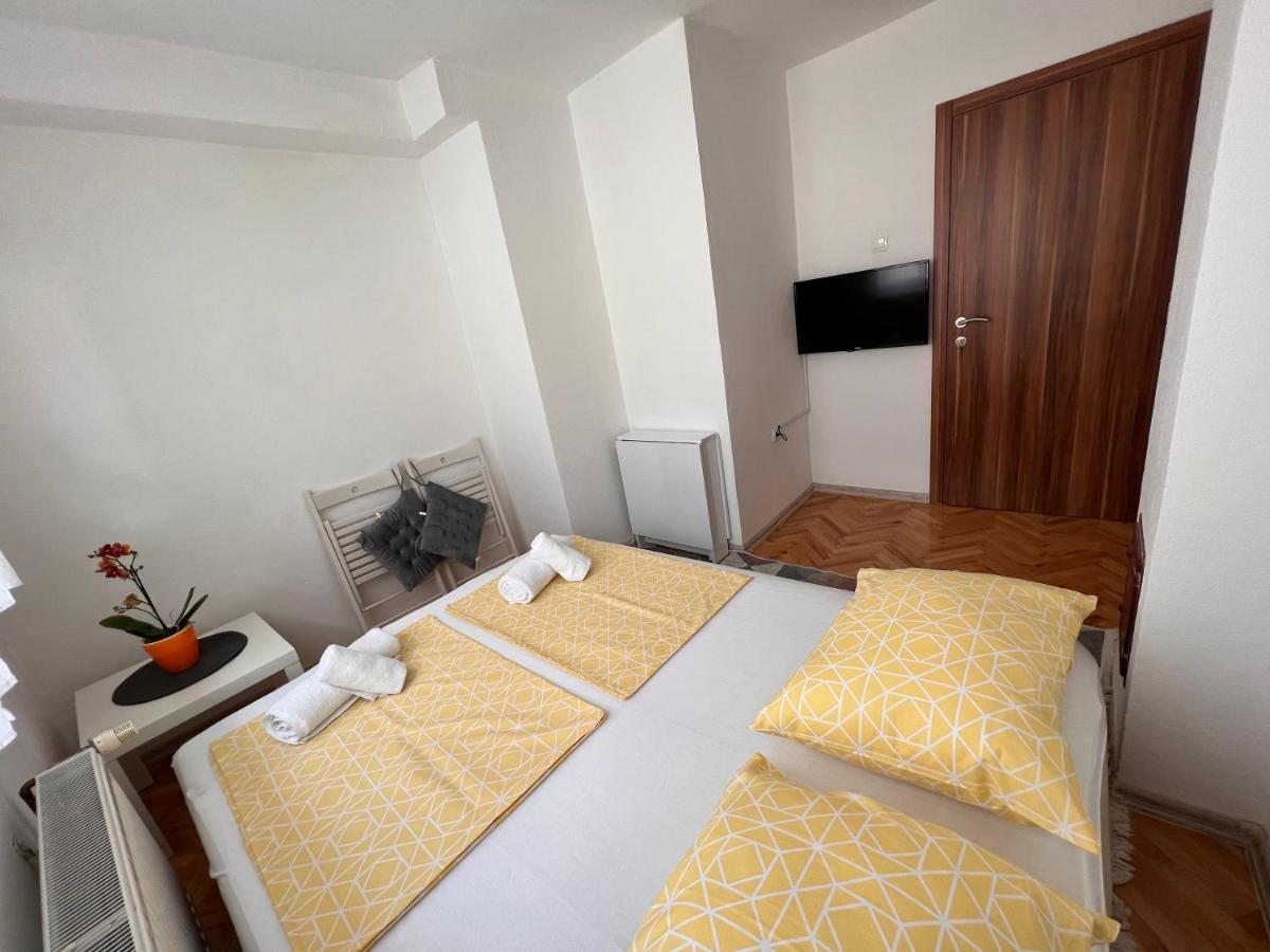 Guest House Kiwi Mostar Exteriör bild