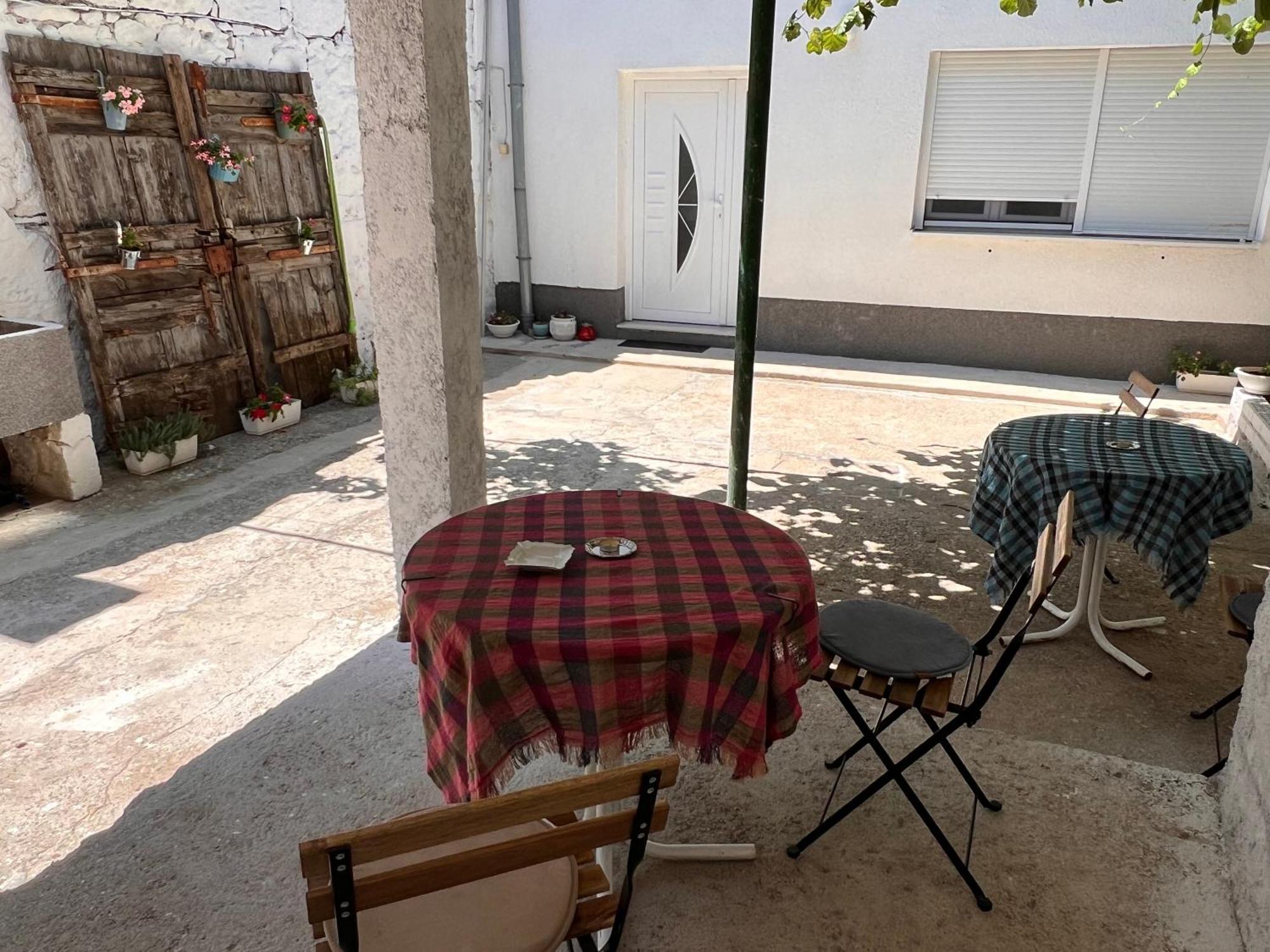 Guest House Kiwi Mostar Exteriör bild